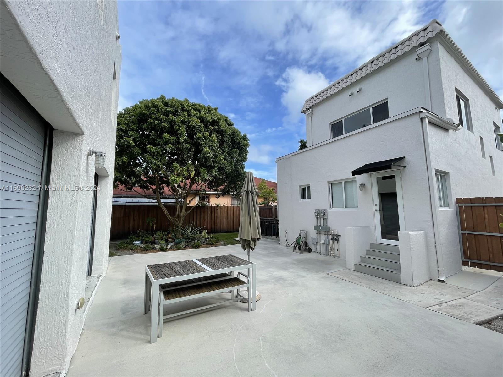 Rental Property at 1525 Sw 9 St 1, Miami, Broward County, Florida - Bedrooms: 1 
Bathrooms: 1  - $2,000 MO.