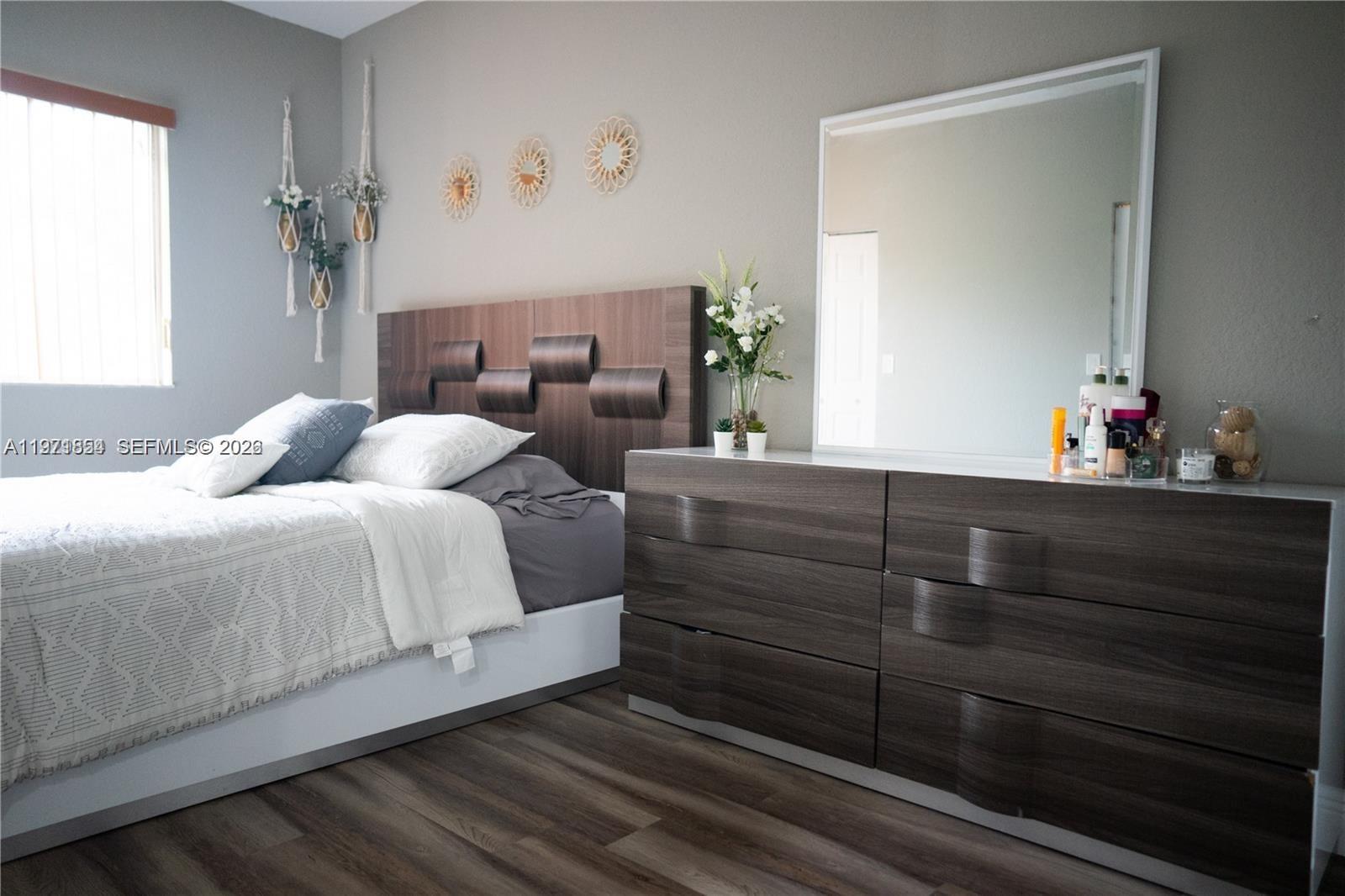 KINGS POINT COMMERCIAL PA - Residential