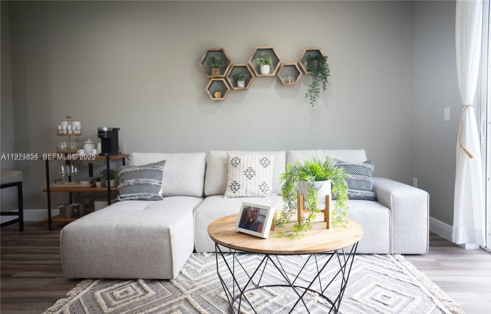 KINGS POINT COMMERCIAL PA - Residential