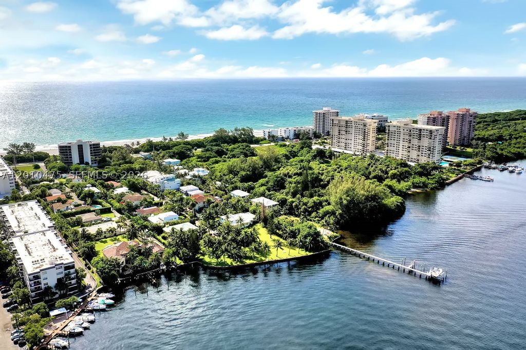 Photo of 910 NE 24th St, Boca Raton, FL 33431 (MLS # A12010475)