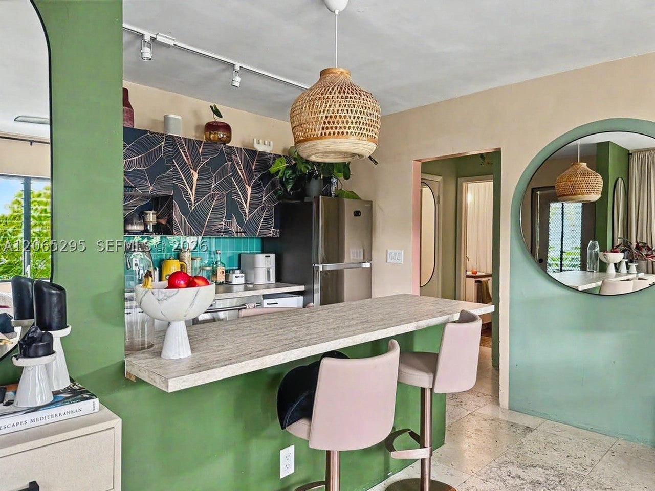 1127 Meridian Ave 8-1127