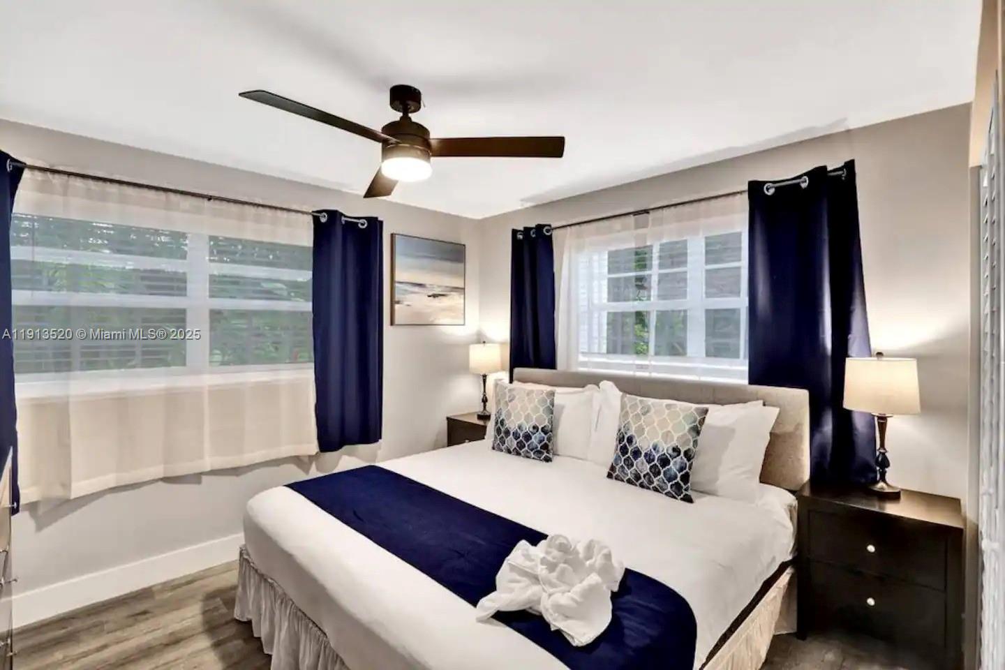 HOLLYWOOD LAKES SECTION - Residential