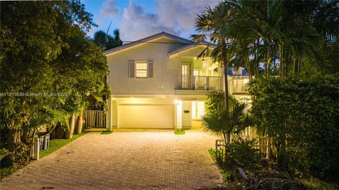 1025 N Southlake Dr Hollywood FL 33019