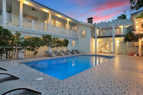 1025 N Southlake Dr Hollywood FL 33019