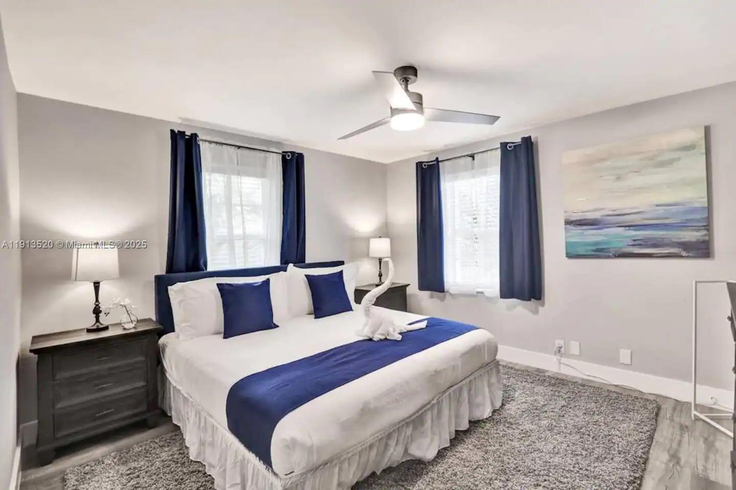 HOLLYWOOD LAKES SECTION - Residential