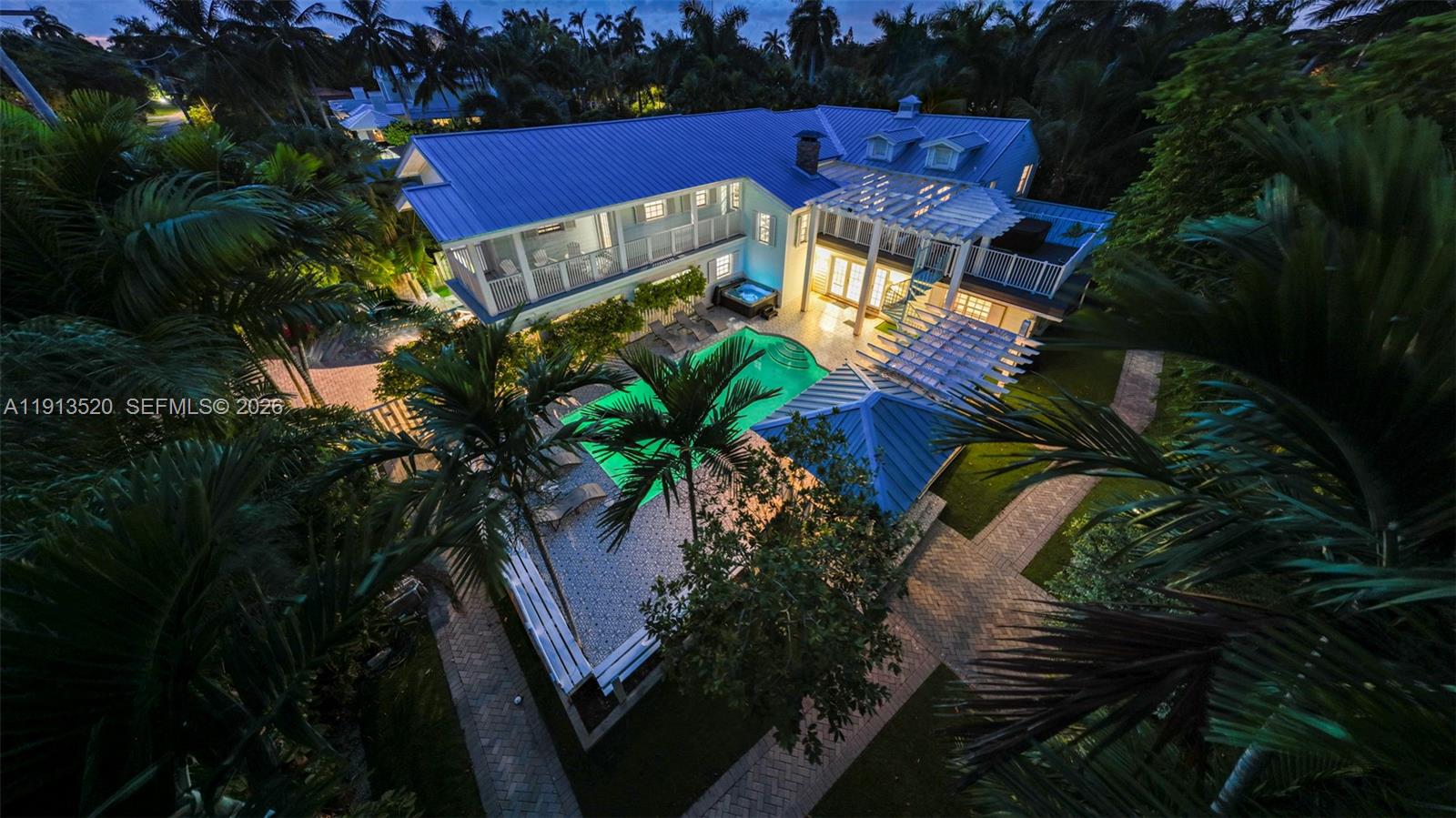 HOLLYWOOD LAKES SECTION - Residential