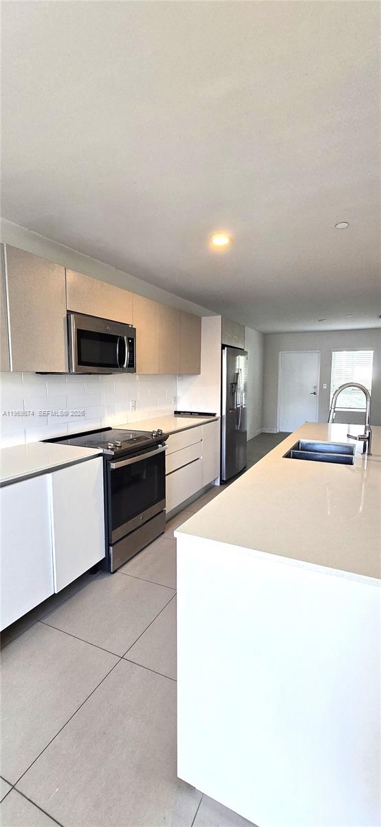 RIVERWOOD - Residential Lease