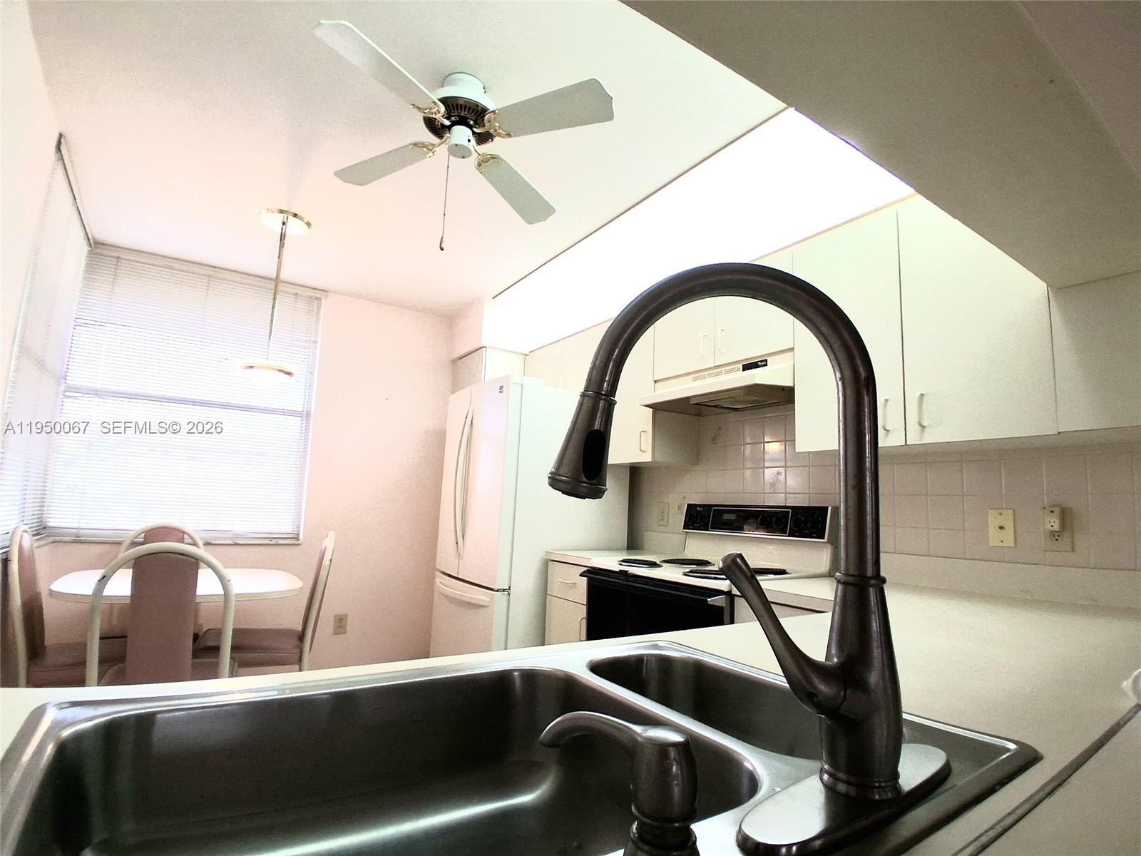 SUNRISE LAKES 206 CONDO - Residential