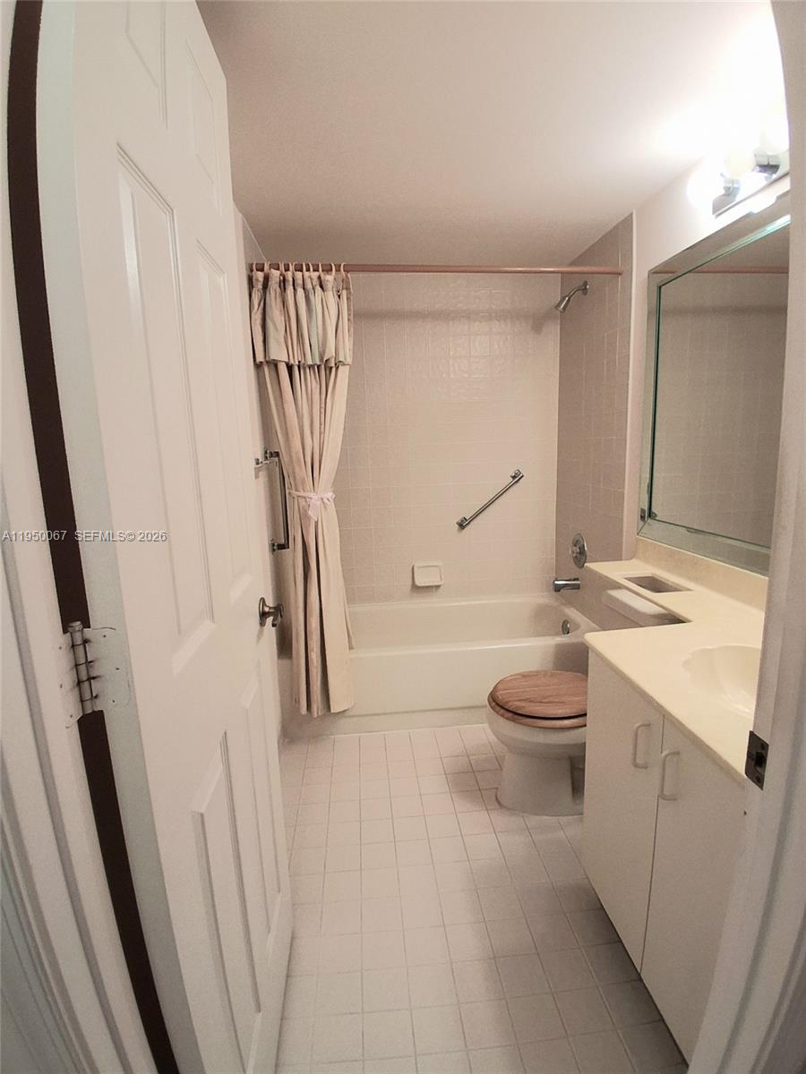 SUNRISE LAKES 206 CONDO - Residential