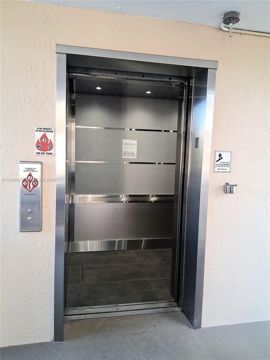 SUNRISE LAKES 206 CONDO - Residential