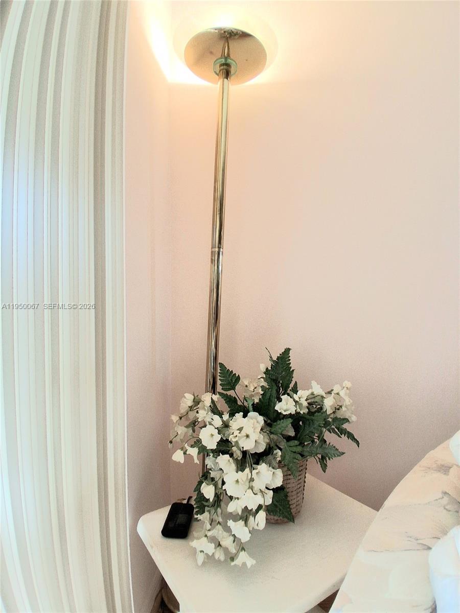 SUNRISE LAKES 206 CONDO - Residential