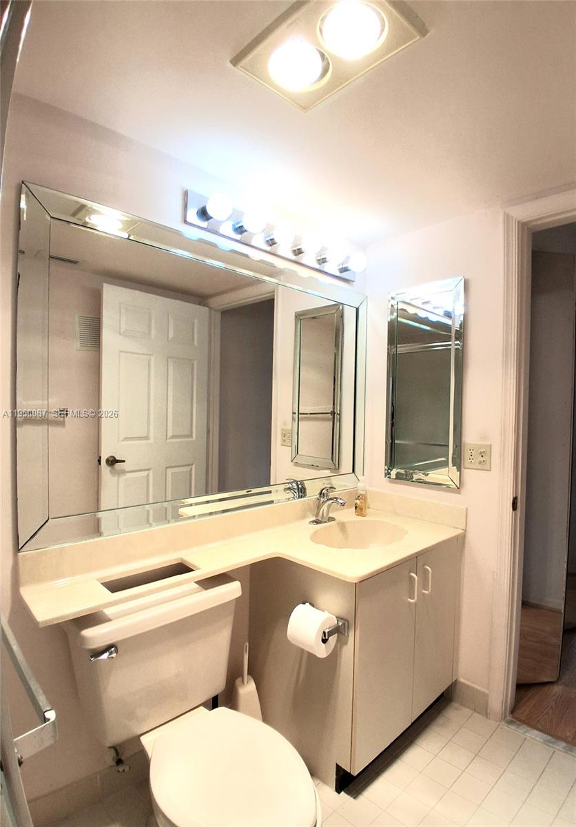 SUNRISE LAKES 206 CONDO - Residential