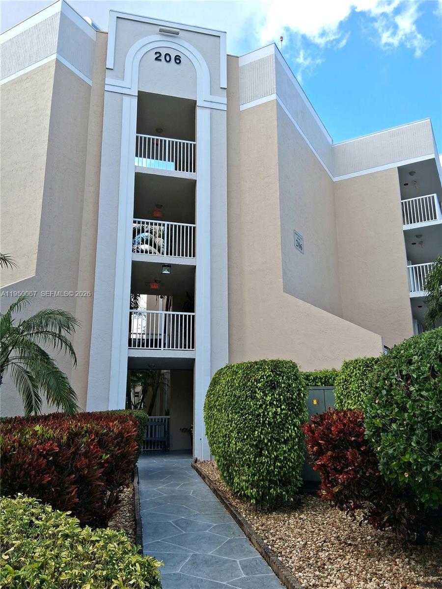 SUNRISE LAKES 206 CONDO - Residential