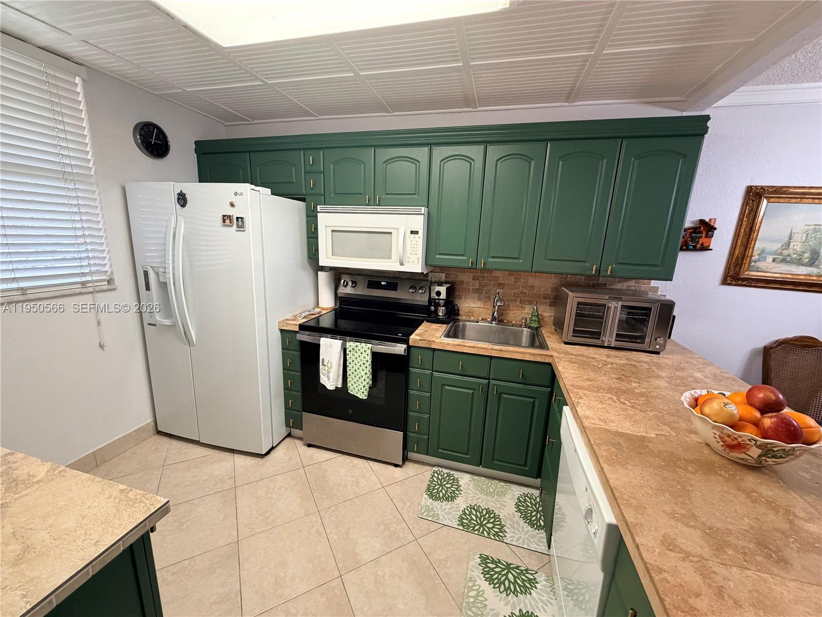 CONDOMINIUM 3 OF ENVIRON - Residential