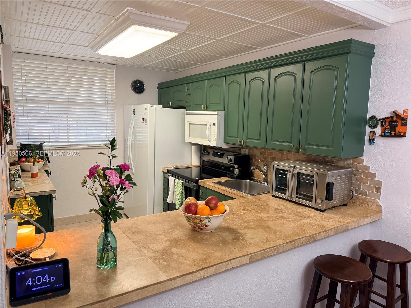 CONDOMINIUM 3 OF ENVIRON - Residential