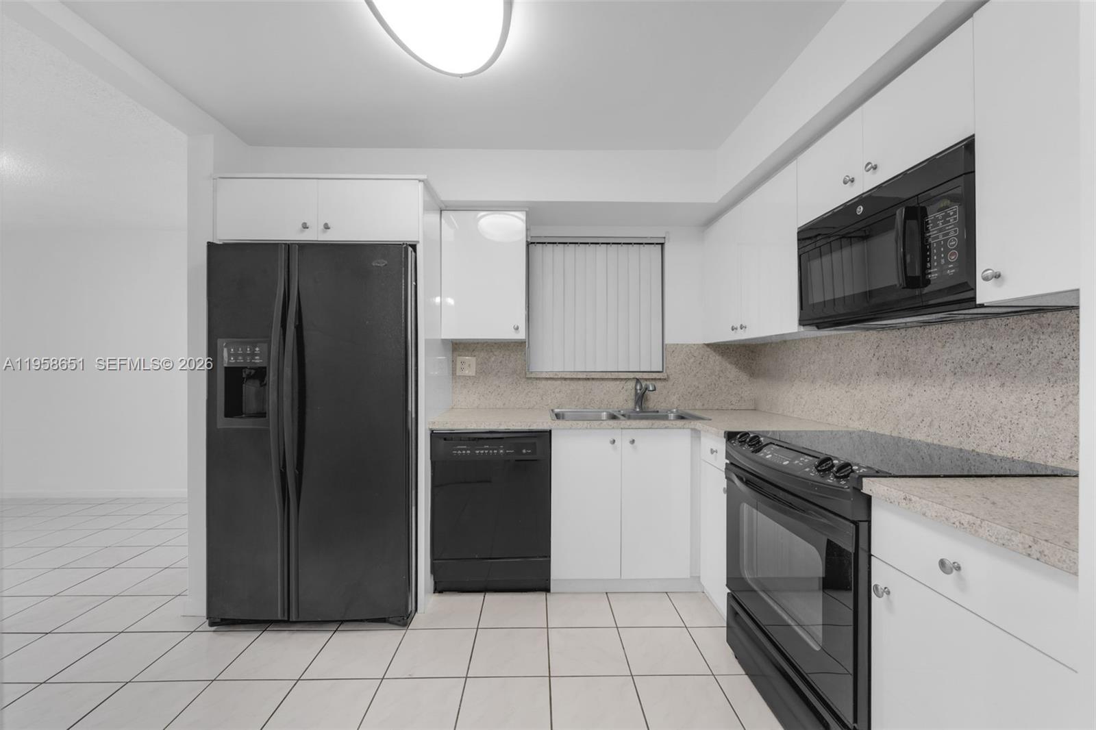 THE SEASONS VILLAS & THMS - Residential