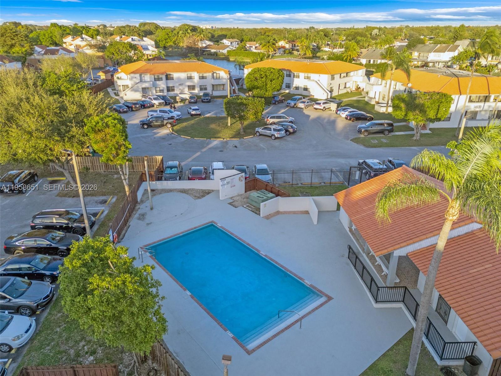 THE SEASONS VILLAS & THMS - Residential