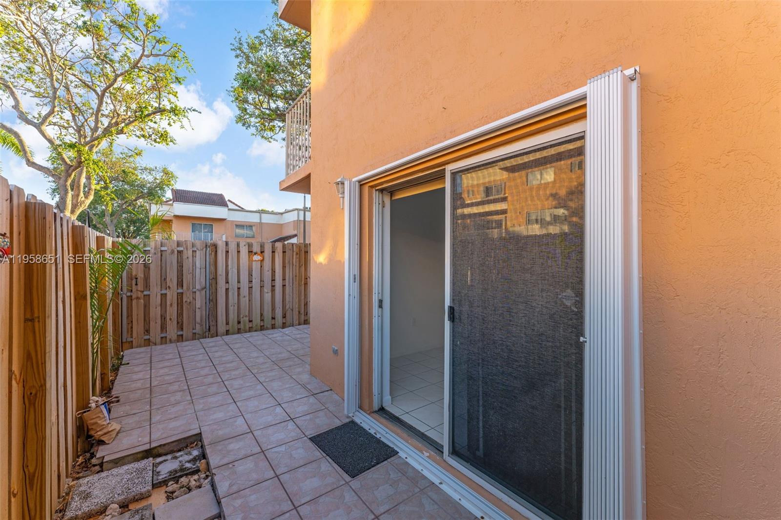 THE SEASONS VILLAS & THMS - Residential