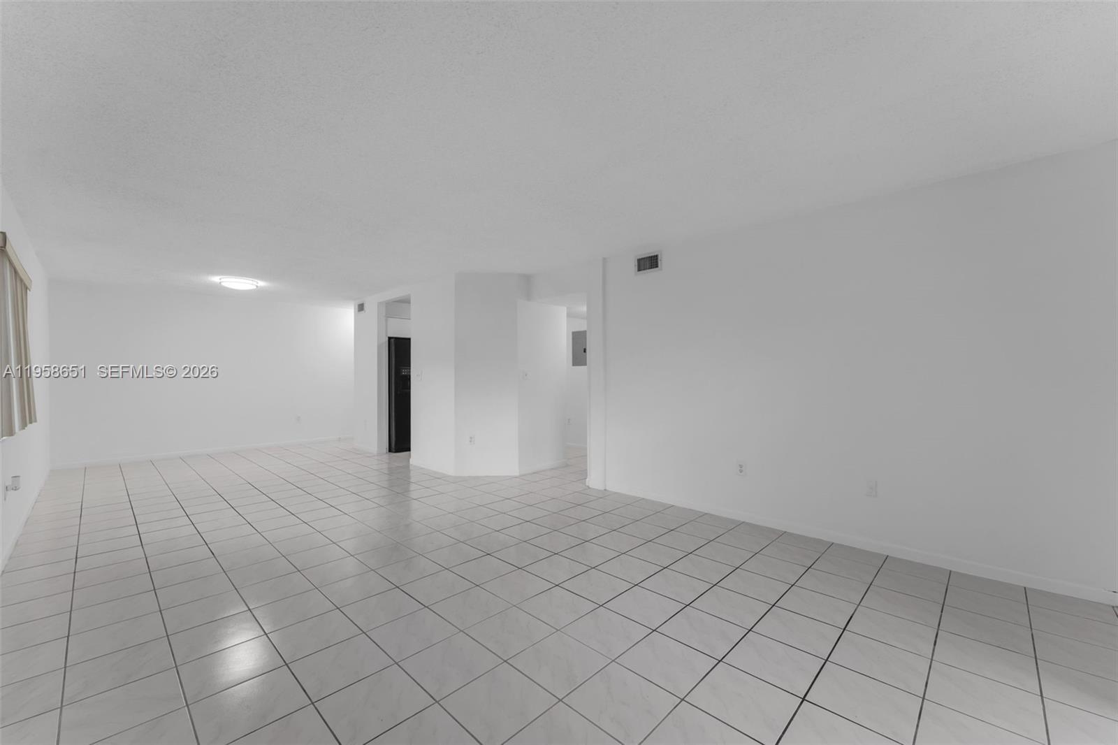 THE SEASONS VILLAS & THMS - Residential