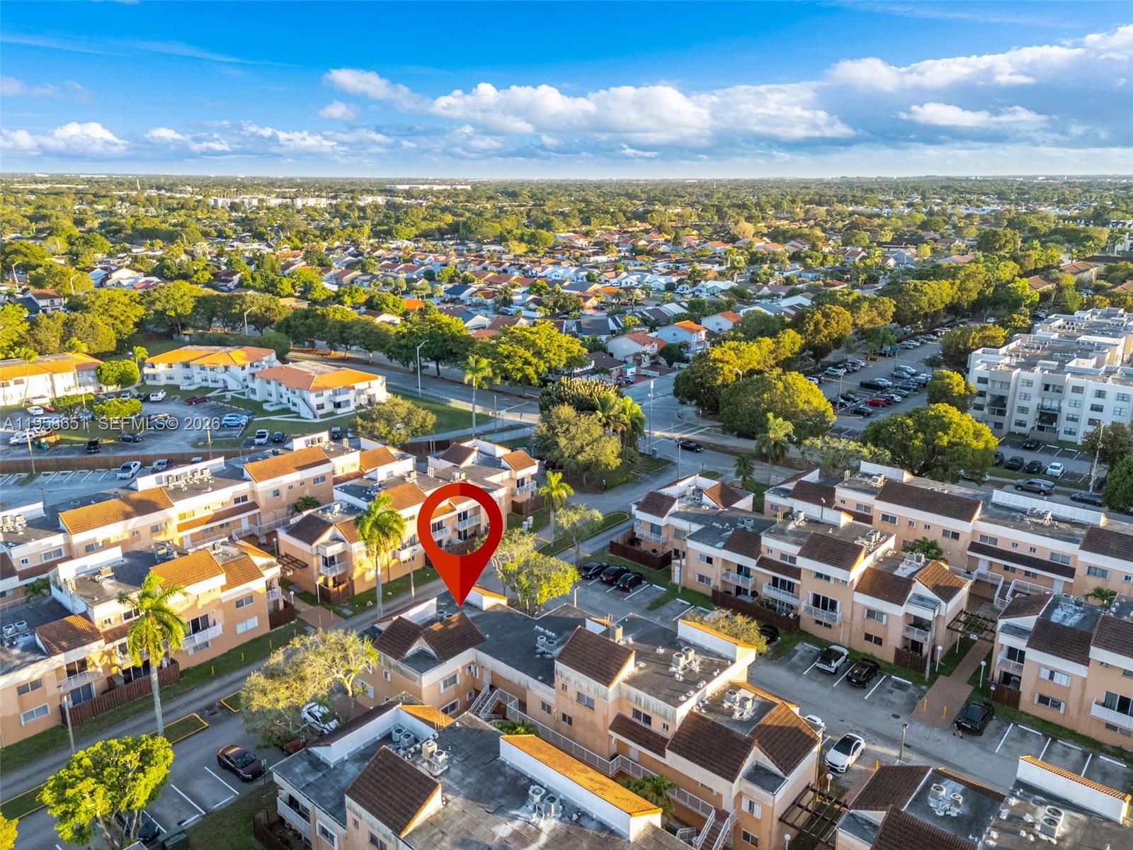 THE SEASONS VILLAS & THMS - Residential