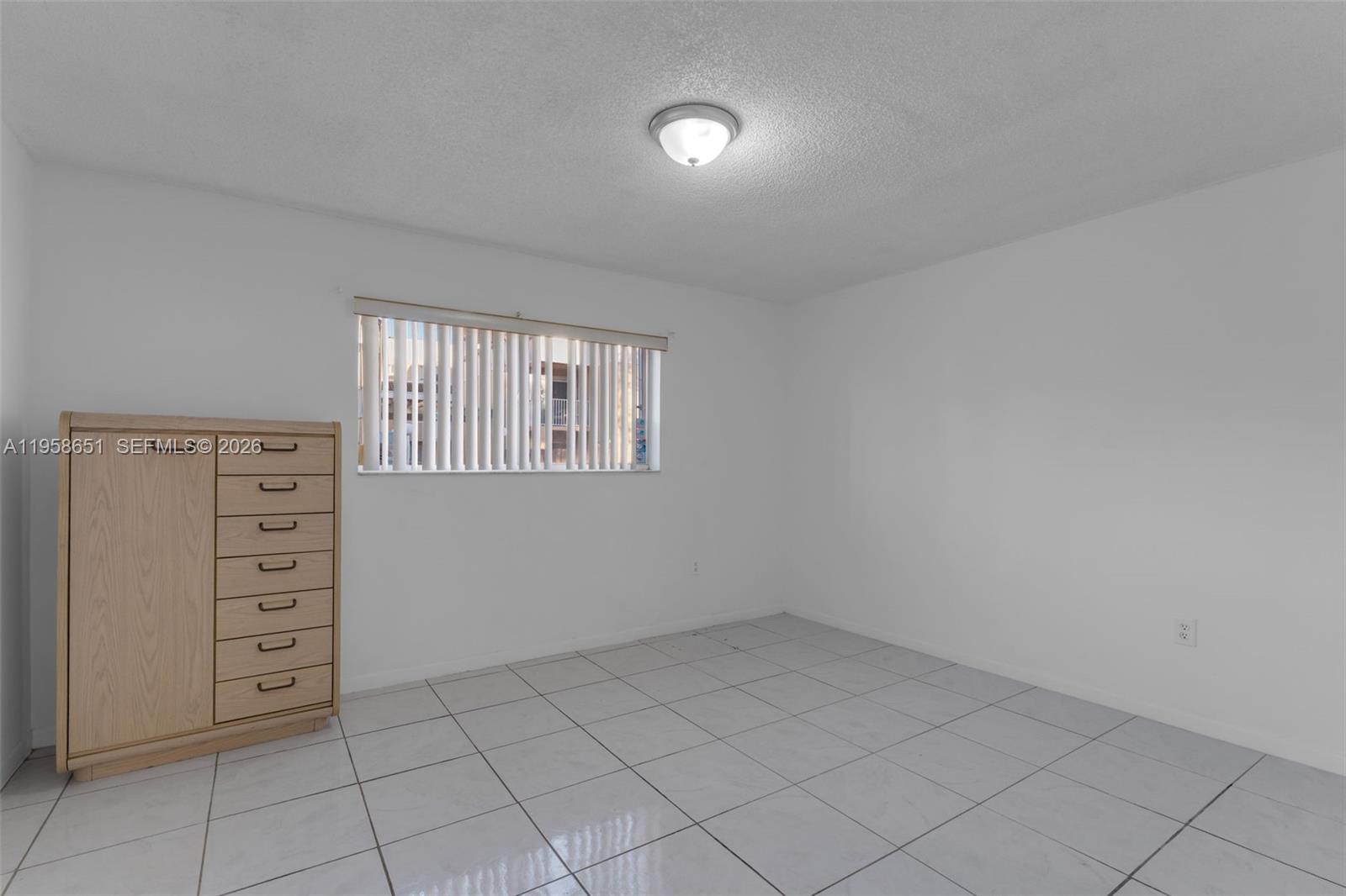 THE SEASONS VILLAS & THMS - Residential