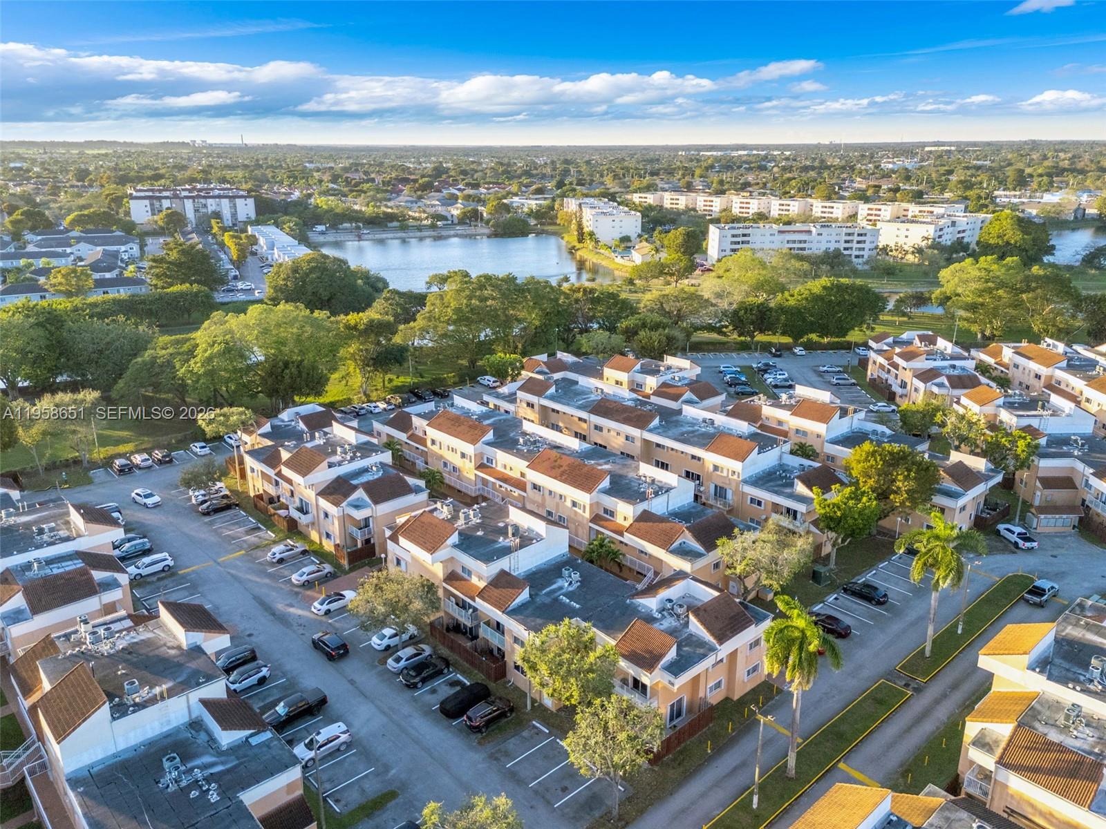 THE SEASONS VILLAS & THMS - Residential