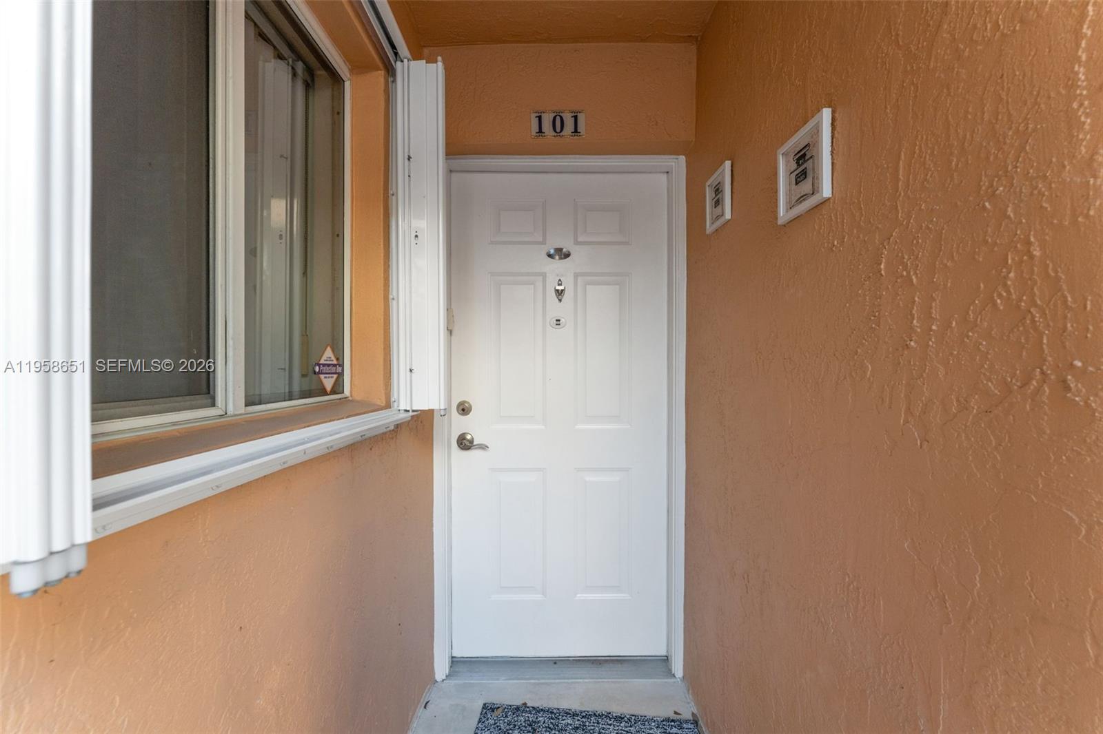 THE SEASONS VILLAS & THMS - Residential