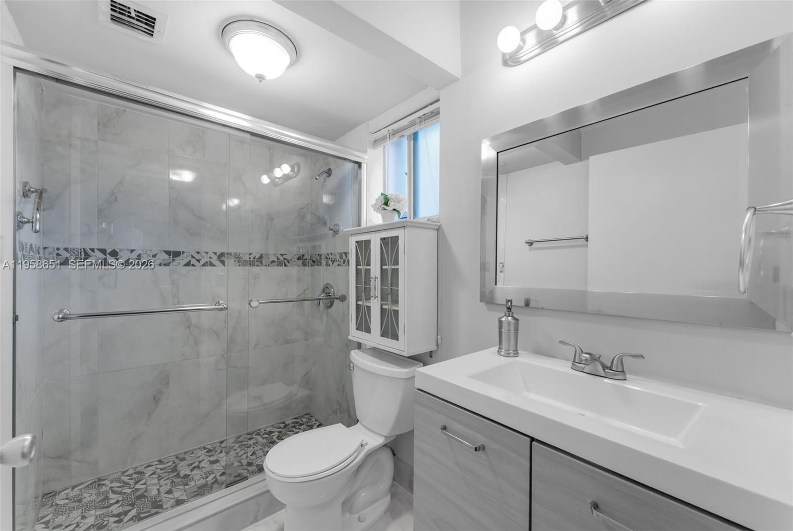 THE SEASONS VILLAS & THMS - Residential