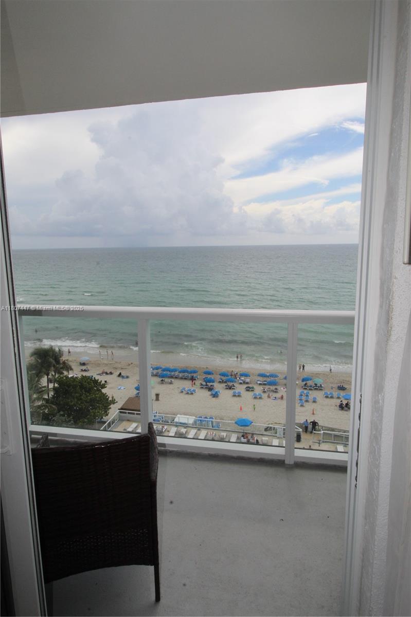 19201 Collins Ave 714