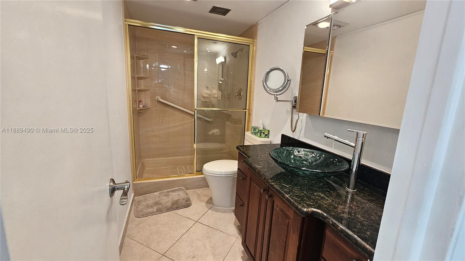 HEMISPHERES CONDO - Residential Lease