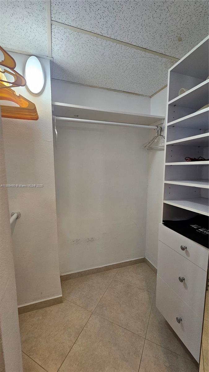 HEMISPHERES CONDO - Residential Lease