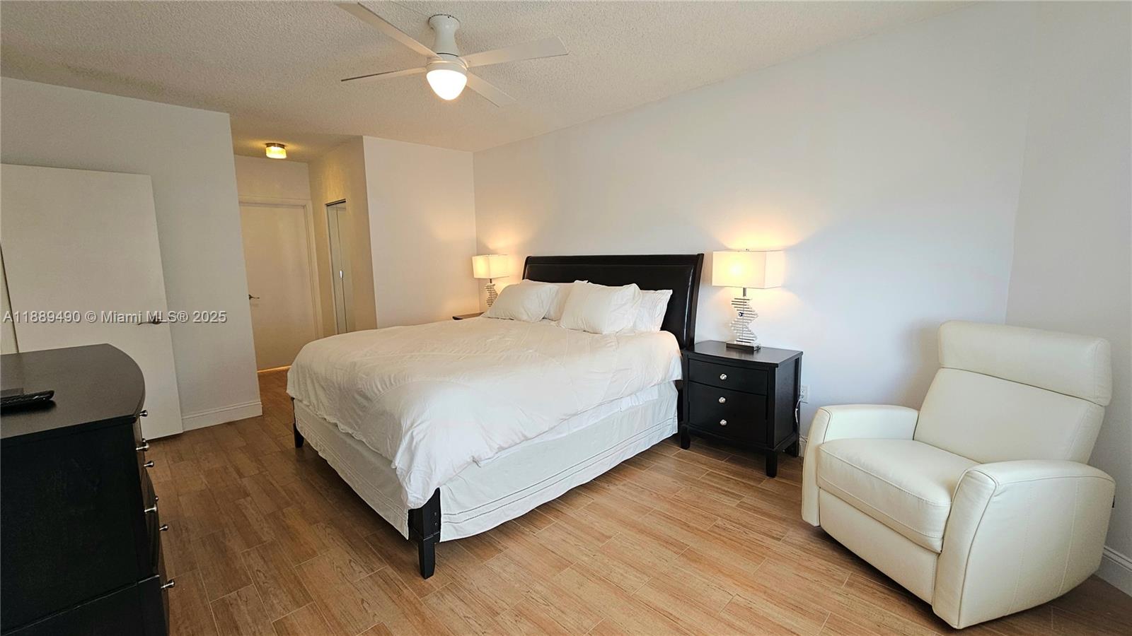 HEMISPHERES CONDO - Residential Lease