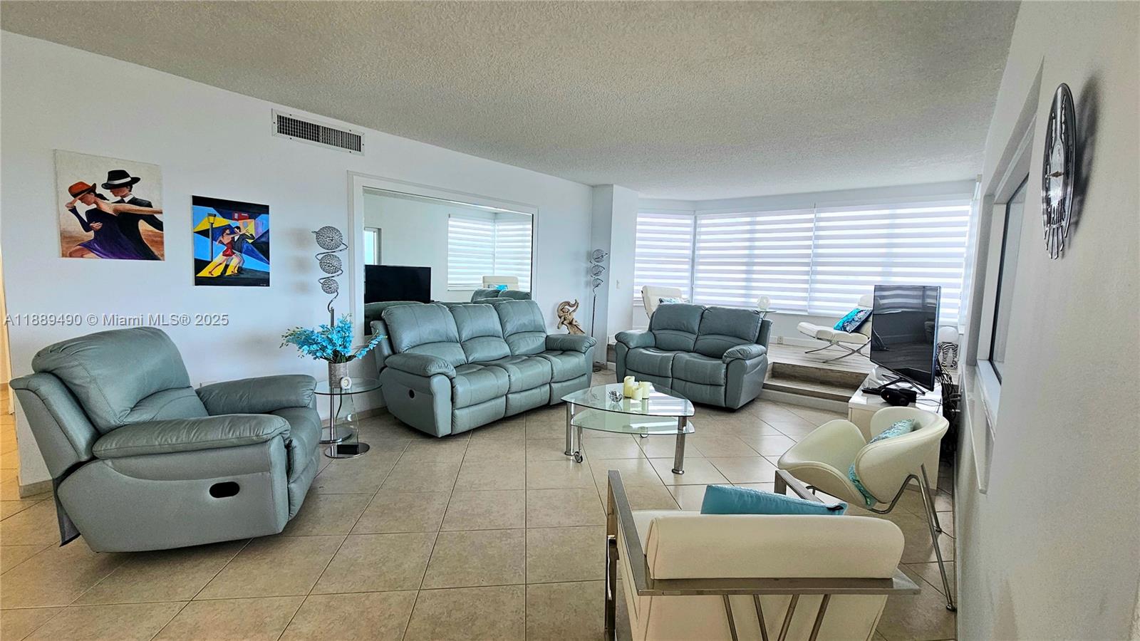 HEMISPHERES CONDO - Residential Lease
