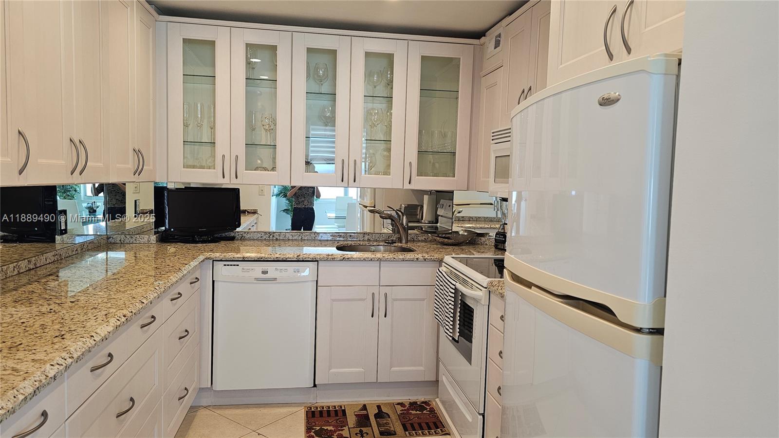 HEMISPHERES CONDO - Residential Lease