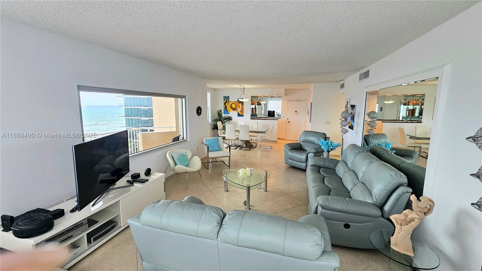 HEMISPHERES CONDO - Residential Lease