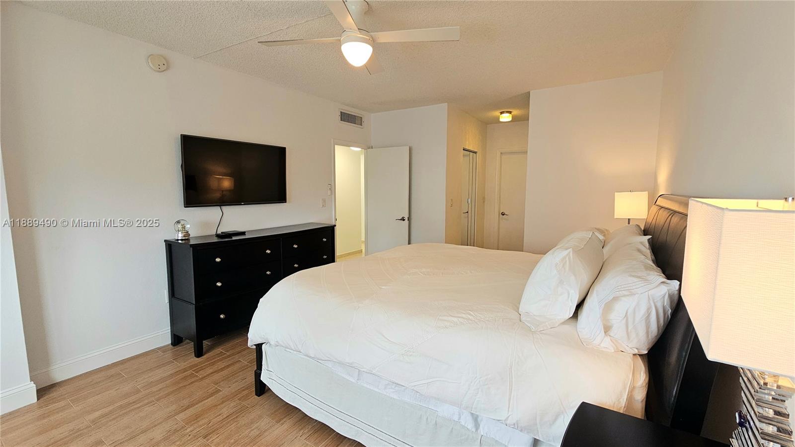 HEMISPHERES CONDO - Residential Lease