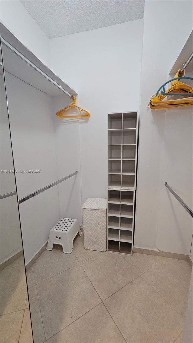 HEMISPHERES CONDO - Residential Lease