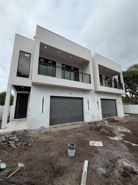 Photo of 1135 NE 11th Ave, Fort Lauderdale, FL 33304 (MLS # A11943451)