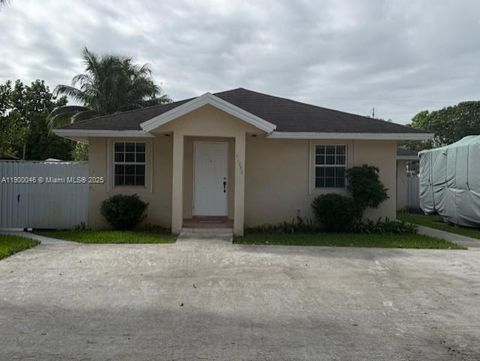 11252 SW 2nd St 1 Sweetwater FL 33174