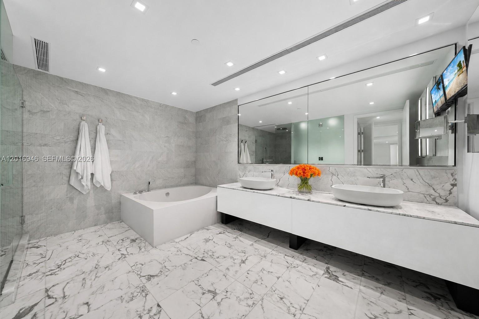 OCEANA BAL HARBOUR CONDO - Residential