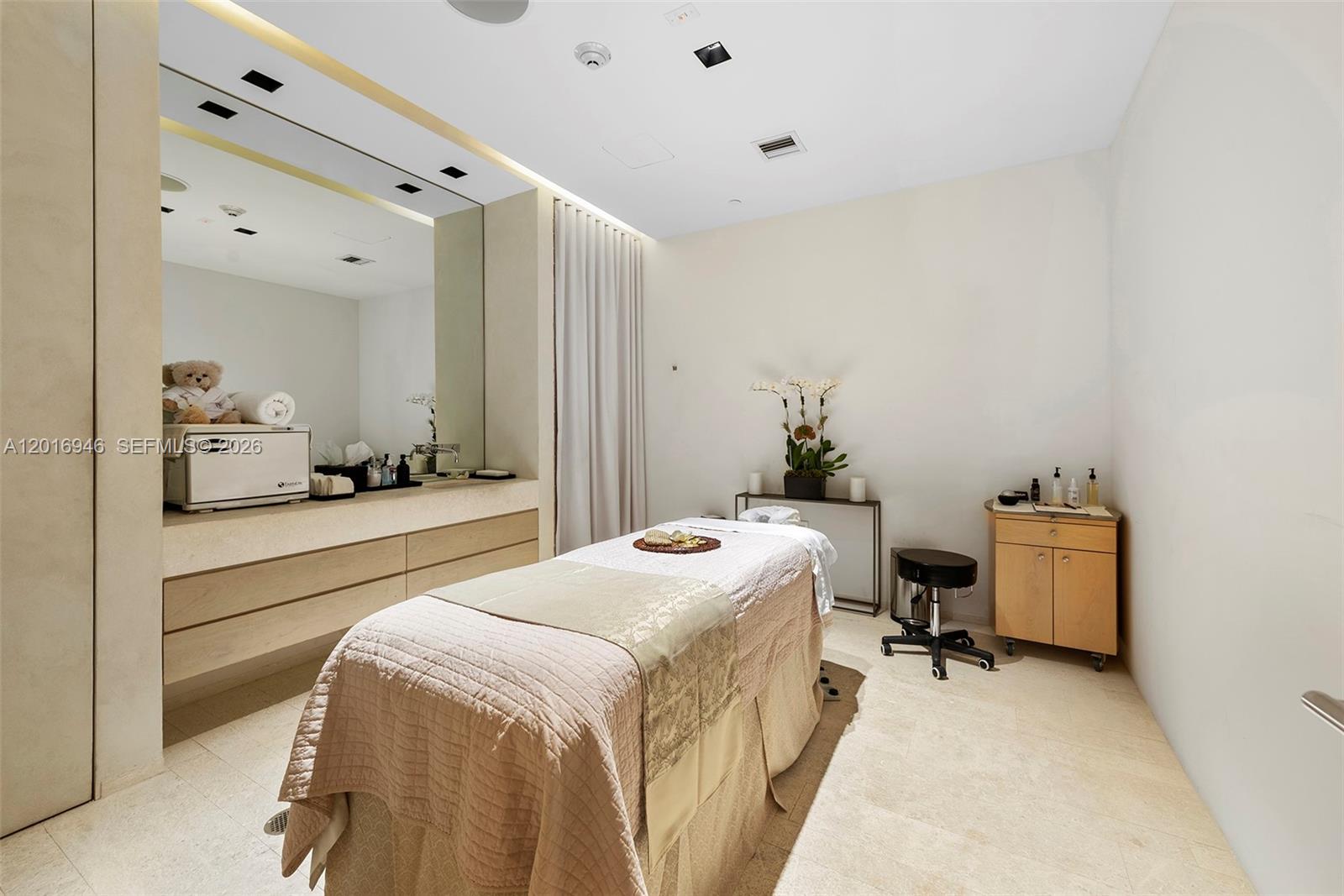 OCEANA BAL HARBOUR CONDO - Residential
