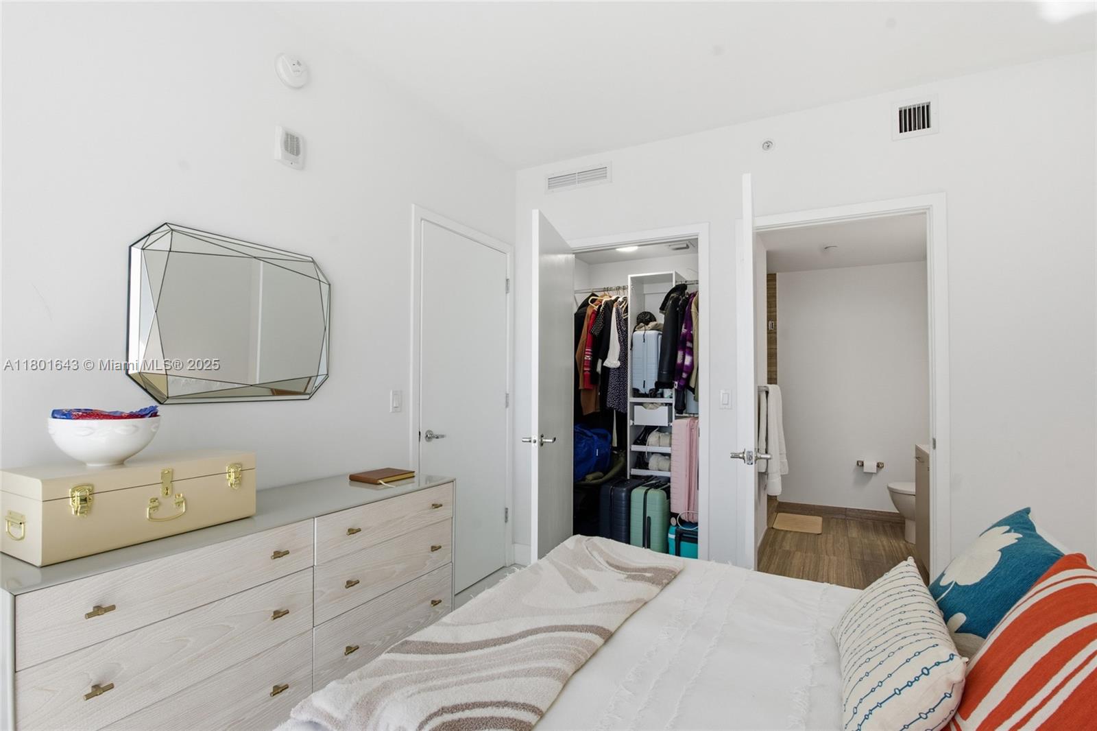 1010 BRICKELL CONDO - Residential