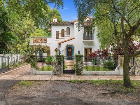 Photo of 421 Sarto Ave, Coral Gables, FL 33134 (MLS # A12093451)
