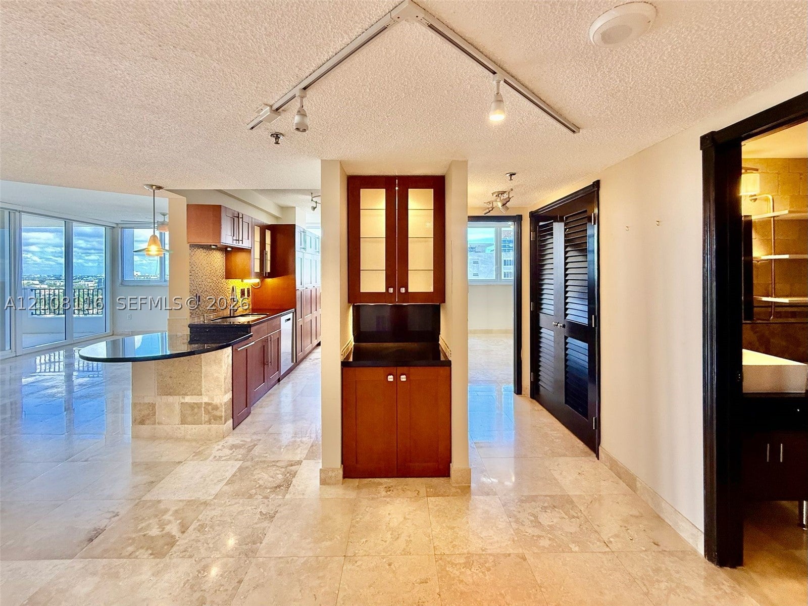 6422 Collins Ave 1403
