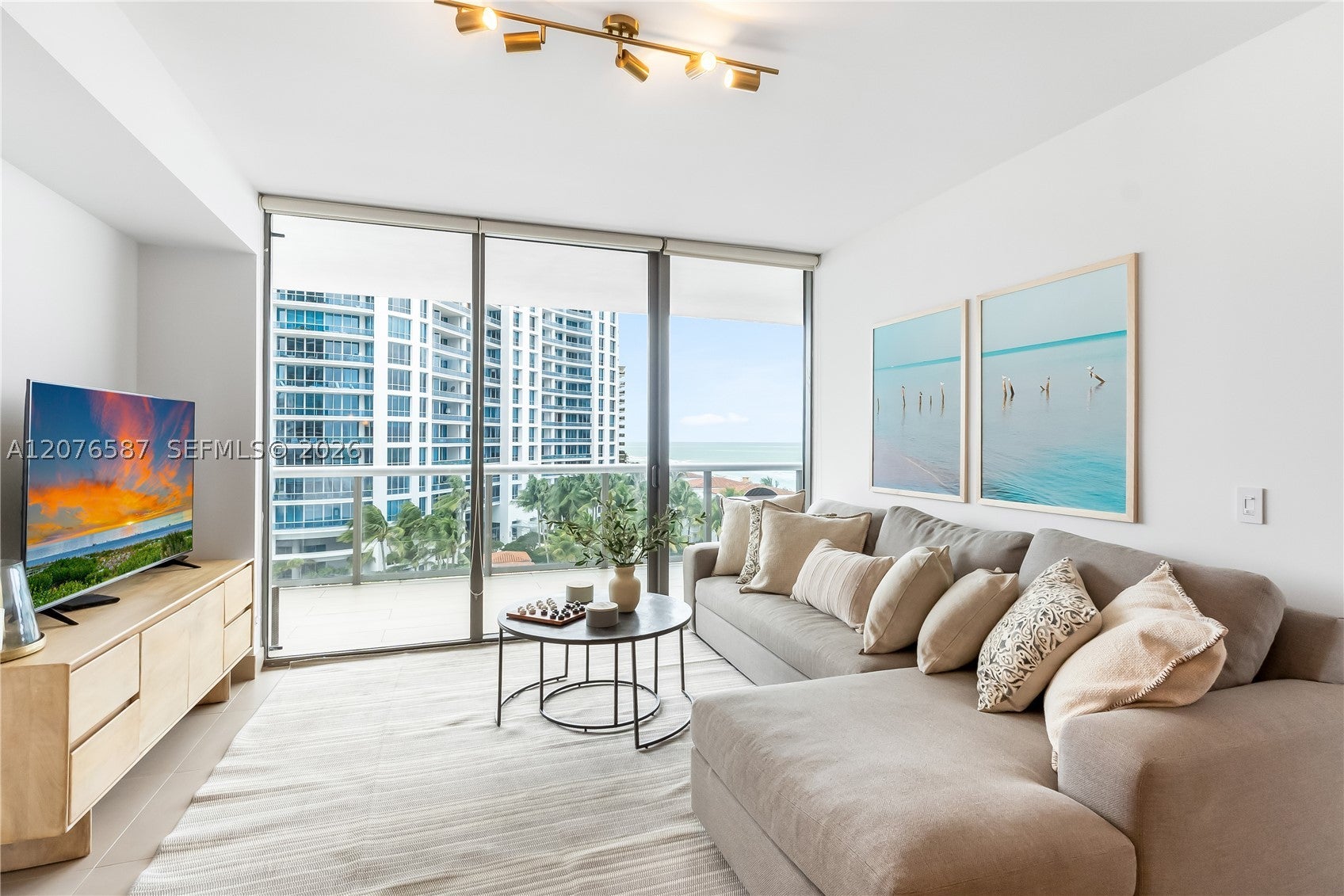 5875 Collins Ave 903