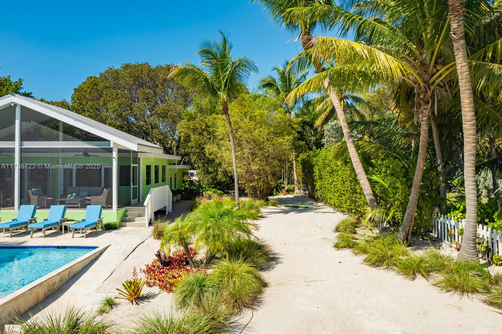 UPPER MATECUMBE - Residential
