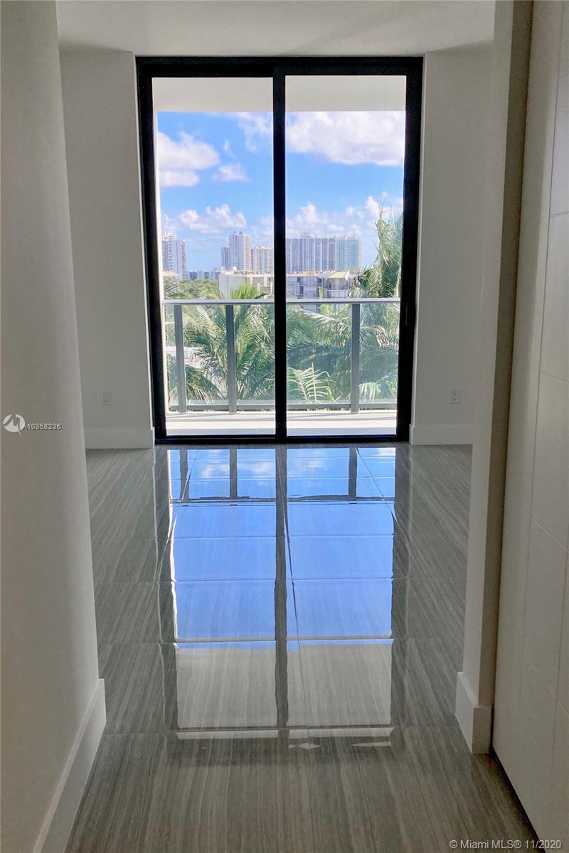 AVENTURA PARKSQUARE - Residential