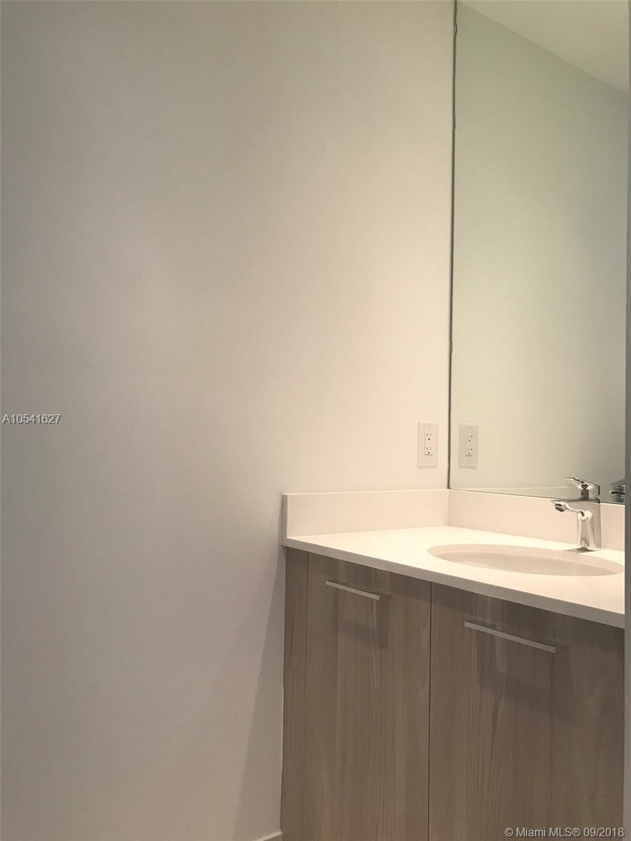 PARAISO BAYVIEWS CONDO - Residential Lease