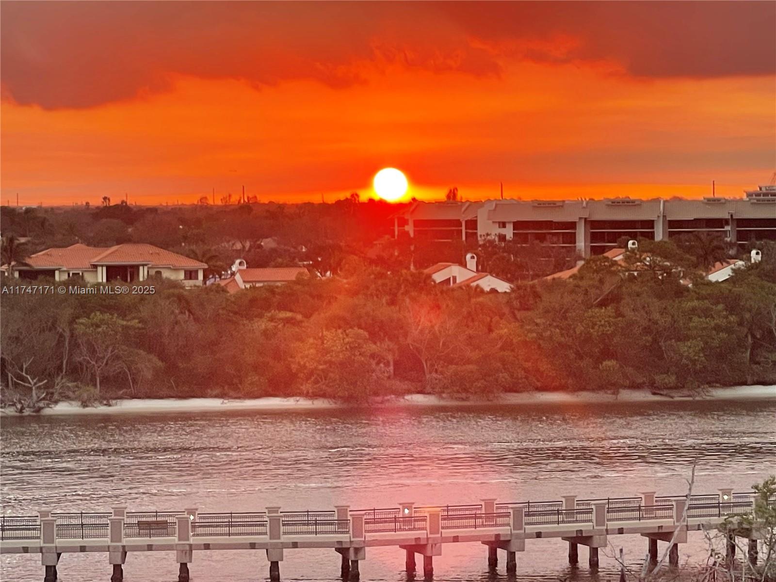 COMMODORE-ANCHORAGE AT JUP - Residential