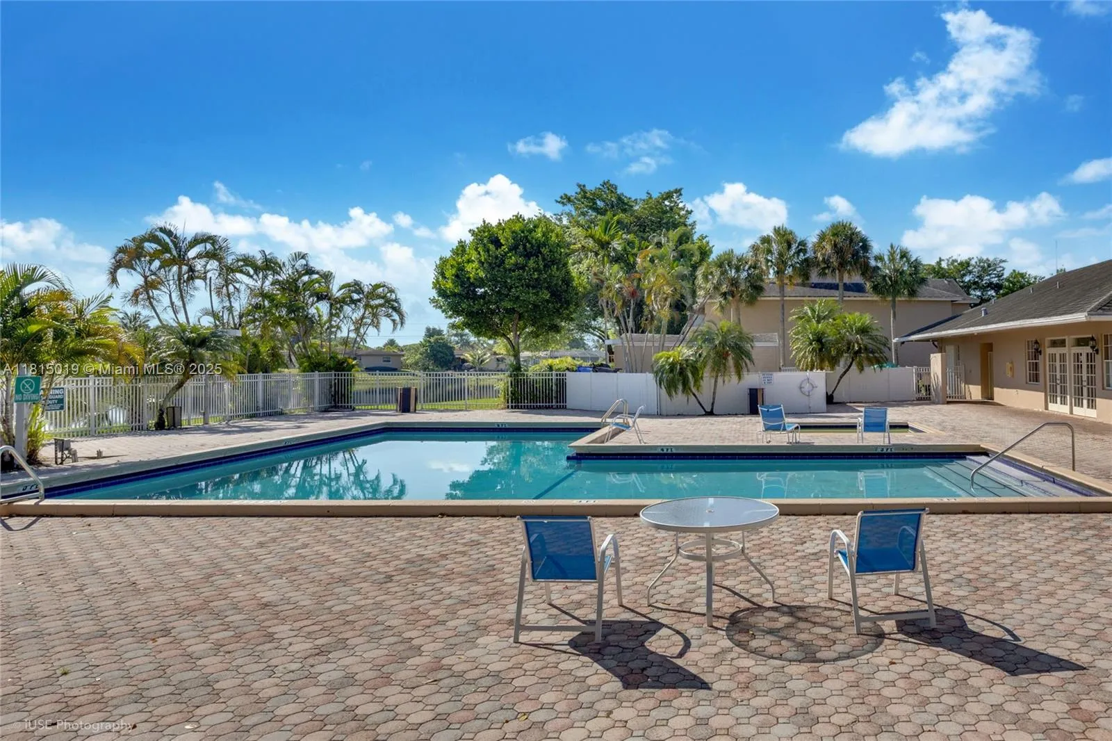 Pembroke Pines, Florida 33024, United States, 2 Bedrooms Bedrooms, ,2 BathroomsBathrooms,Residential,Active,143716